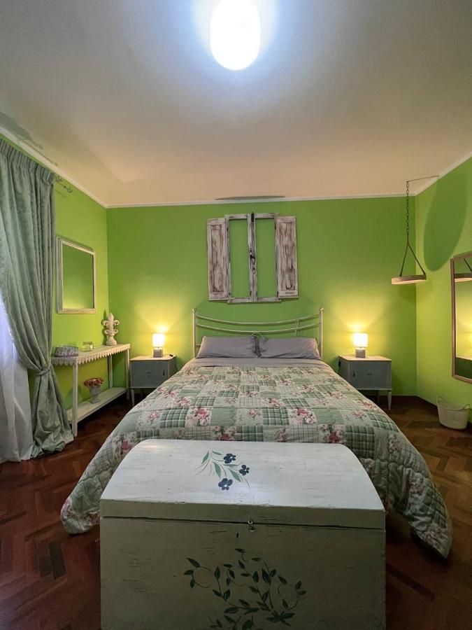 B&B Casa Caporali Fabriano Bagian luar foto
